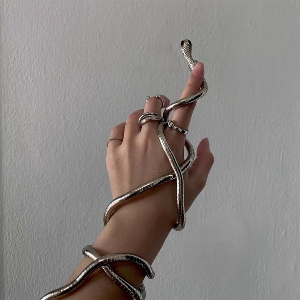 A Personality-Dark Style Snake-Shaped Necklace - Picture 4 of 4